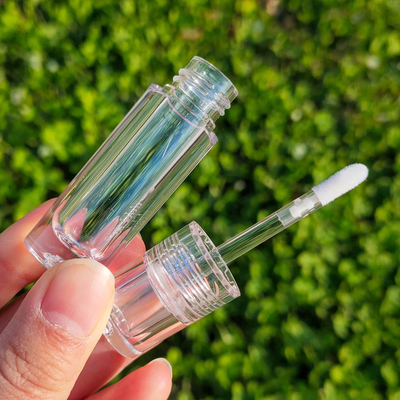 Harga yang bagus tabung lip gloss khusus wadah kosmetik transparan pen tabung lip gloss dengan sikat tabung lip gloss grosir on line