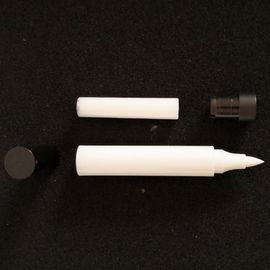 Harga yang bagus Mudah Digunakan 4ml Black Eyeliner Pencil Berbagai Gaya Oem Dengan Ujung Serat on line